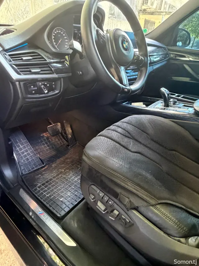 BMW X5 2015 · 3.0 AT