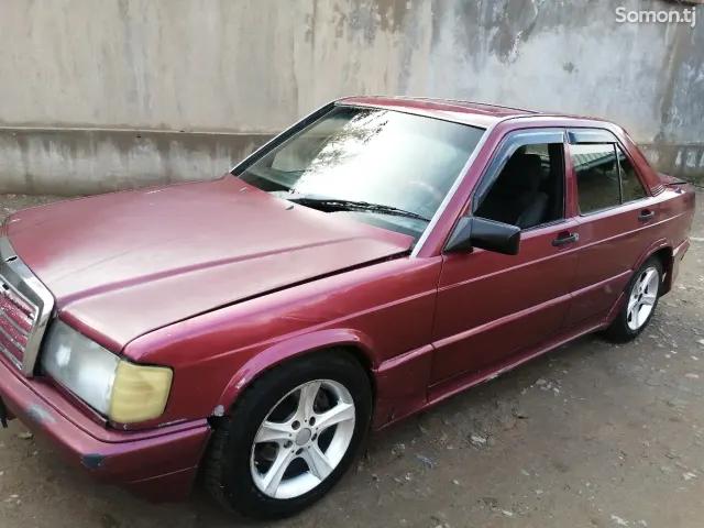 Mercedes-Benz W201 1992 · 2.2 MT