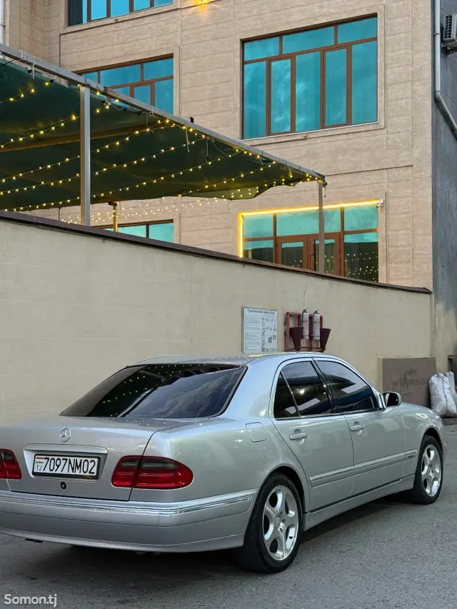 Mercedes-Benz E class 2001 · 2.3 AT