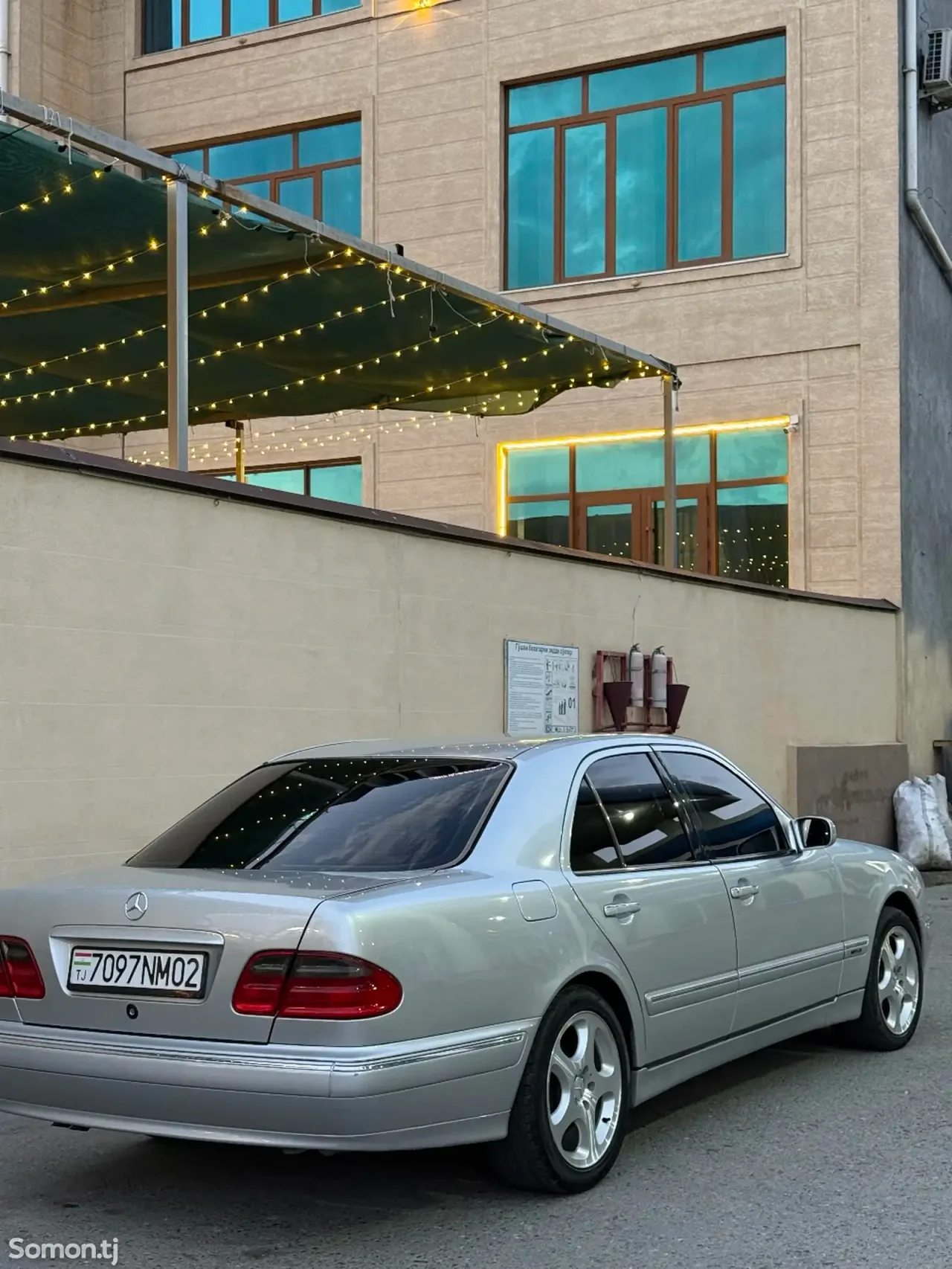 Mercedes-Benz E class 2001 · 2.3 AT