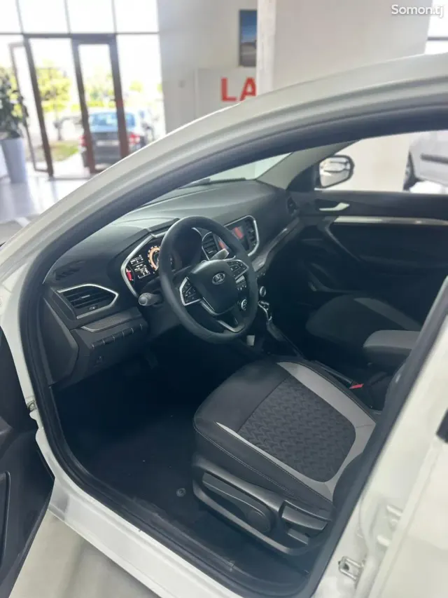 Lada (ВАЗ) Vesta 2025 · 1.6 AT