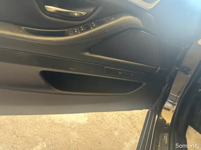 BMW 5 series 2016 · 2.0 AT