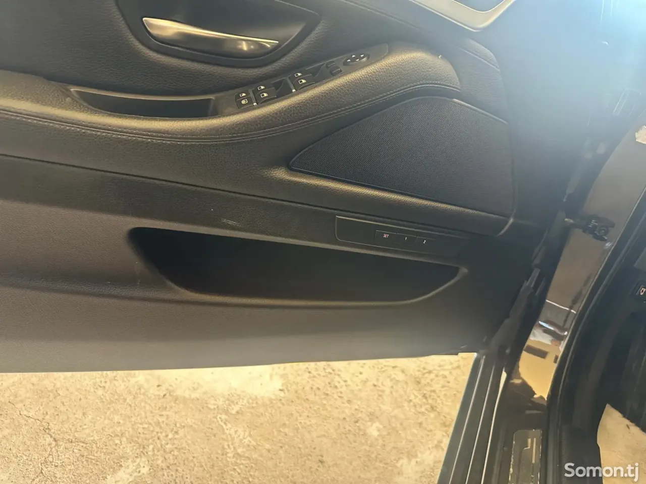 BMW 5 series 2016 · 2.0 AT