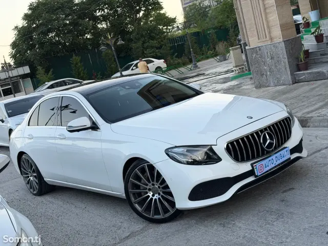 Mercedes-Benz E class 2017 · 2.0 AT