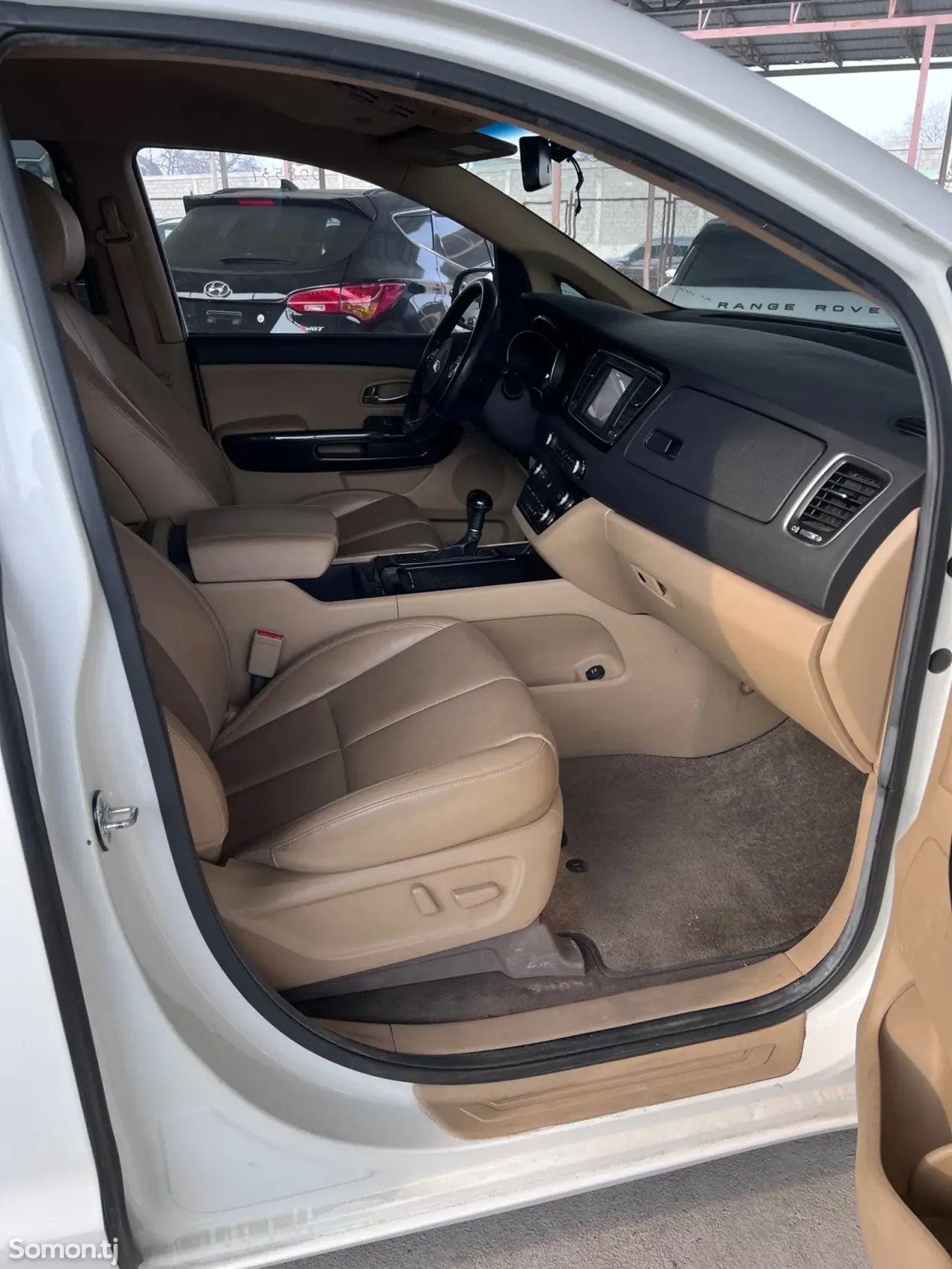 Kia Carnival 2014 · 2.2 AT
