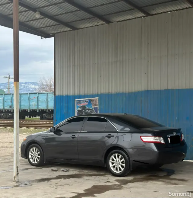 Toyota Camry 2011 · 2.4 AT