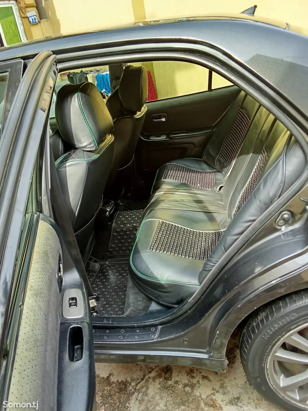 Lexus IS series 2001 · 2.0 MT