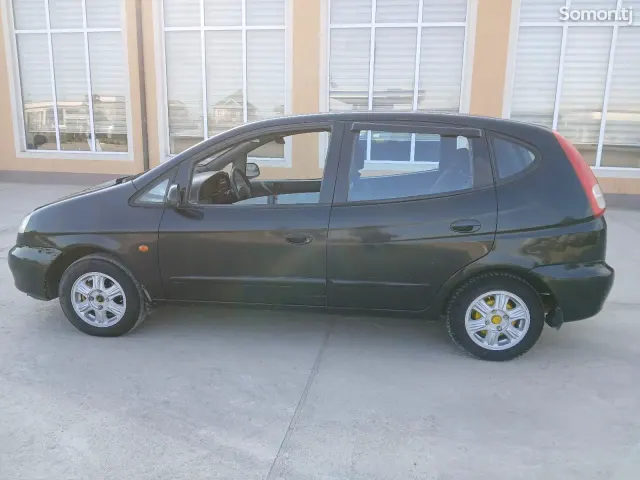 Chevrolet Rezzo 2000 · 1.8 MT