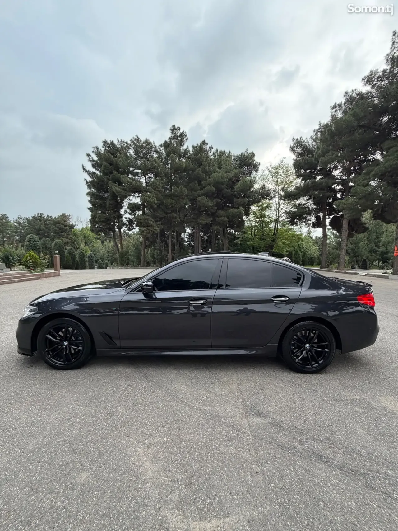 BMW 5 series 2017 · 2.0 AT