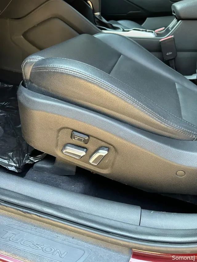 Hyundai Tucson 2016 · 1.6 AT
