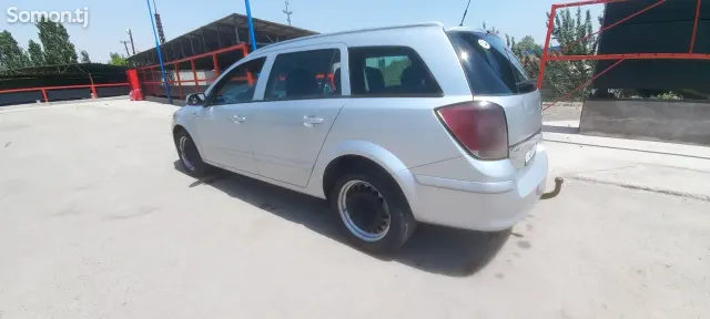 Opel Astra H 2006 · 1.9 MT