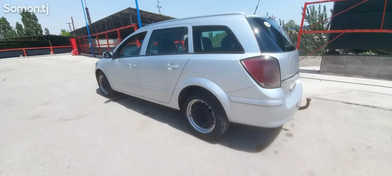 Opel Astra H 2006 · 1.9 MT