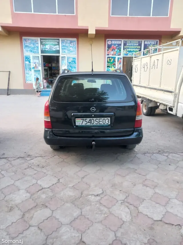 Opel Astra G 1999 · 1.6 MT