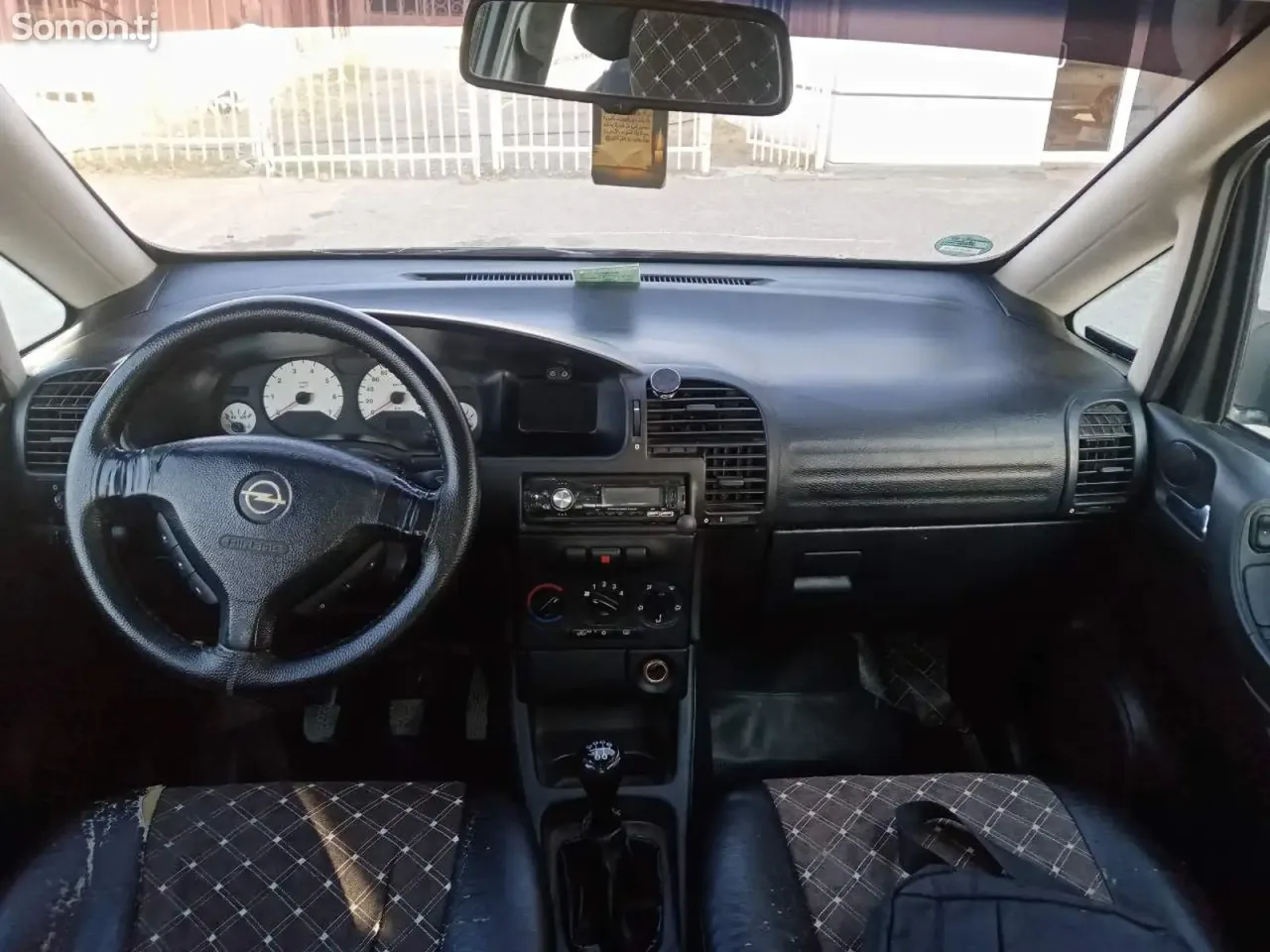 Opel Zafira 2002 · 1.8 MT