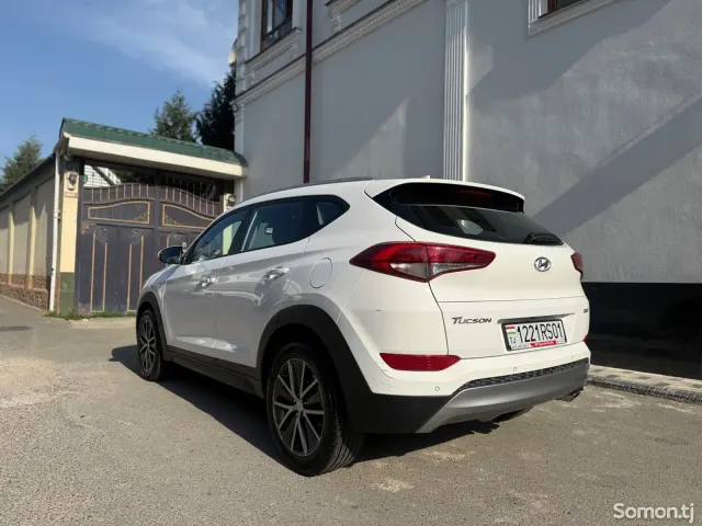 Hyundai Tucson 2016 · 2.0 AT