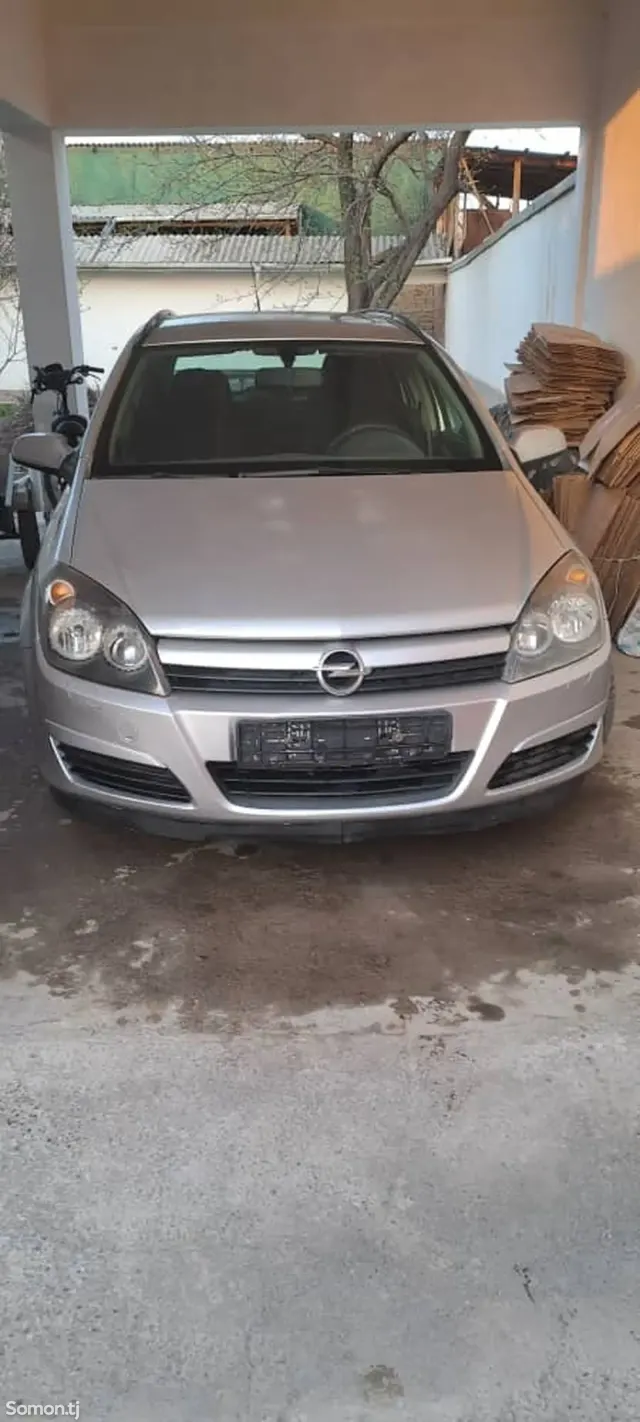Opel Astra H 2005 · 1.4 MT