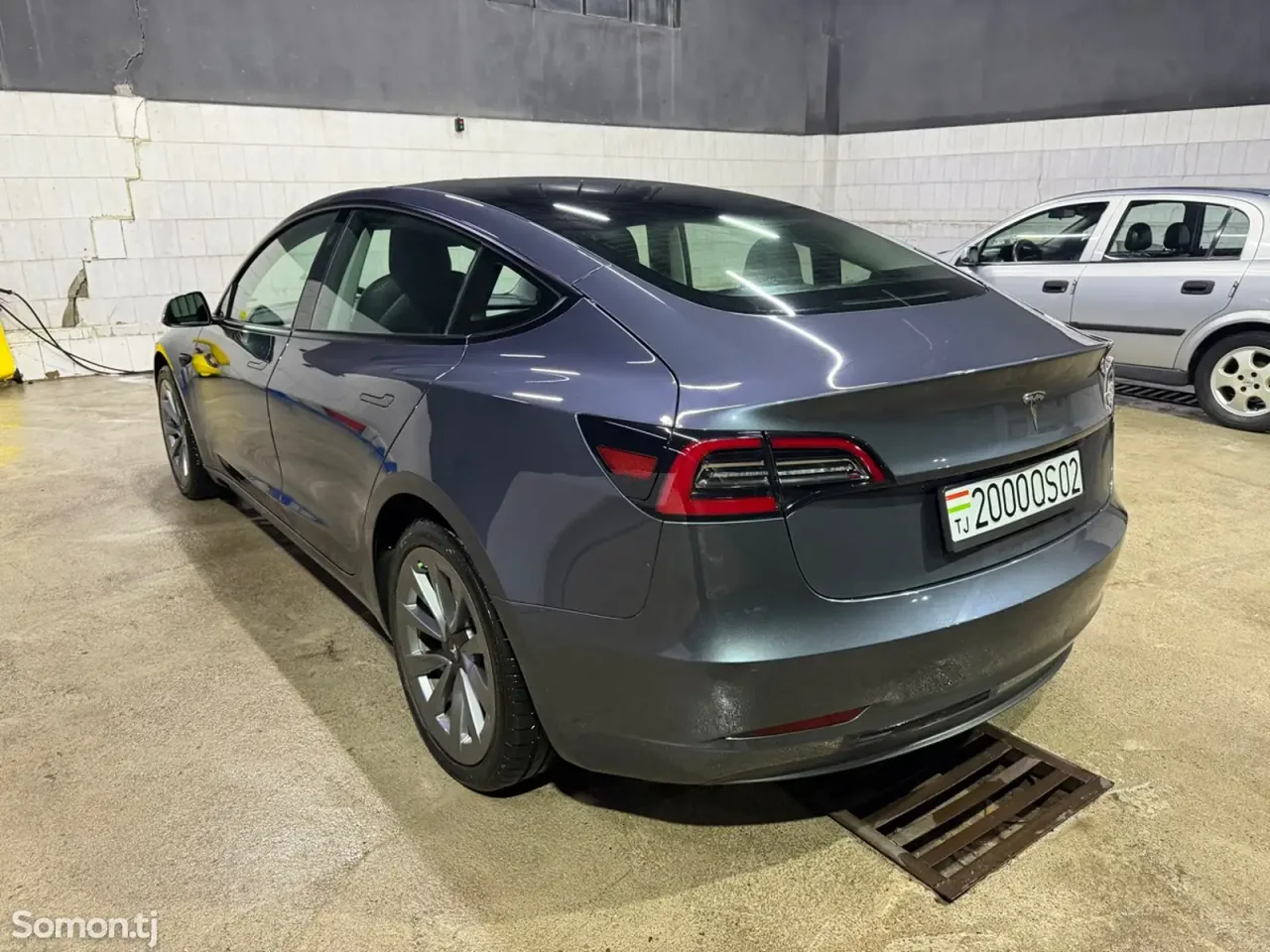 Tesla Model 3 2023 · AT