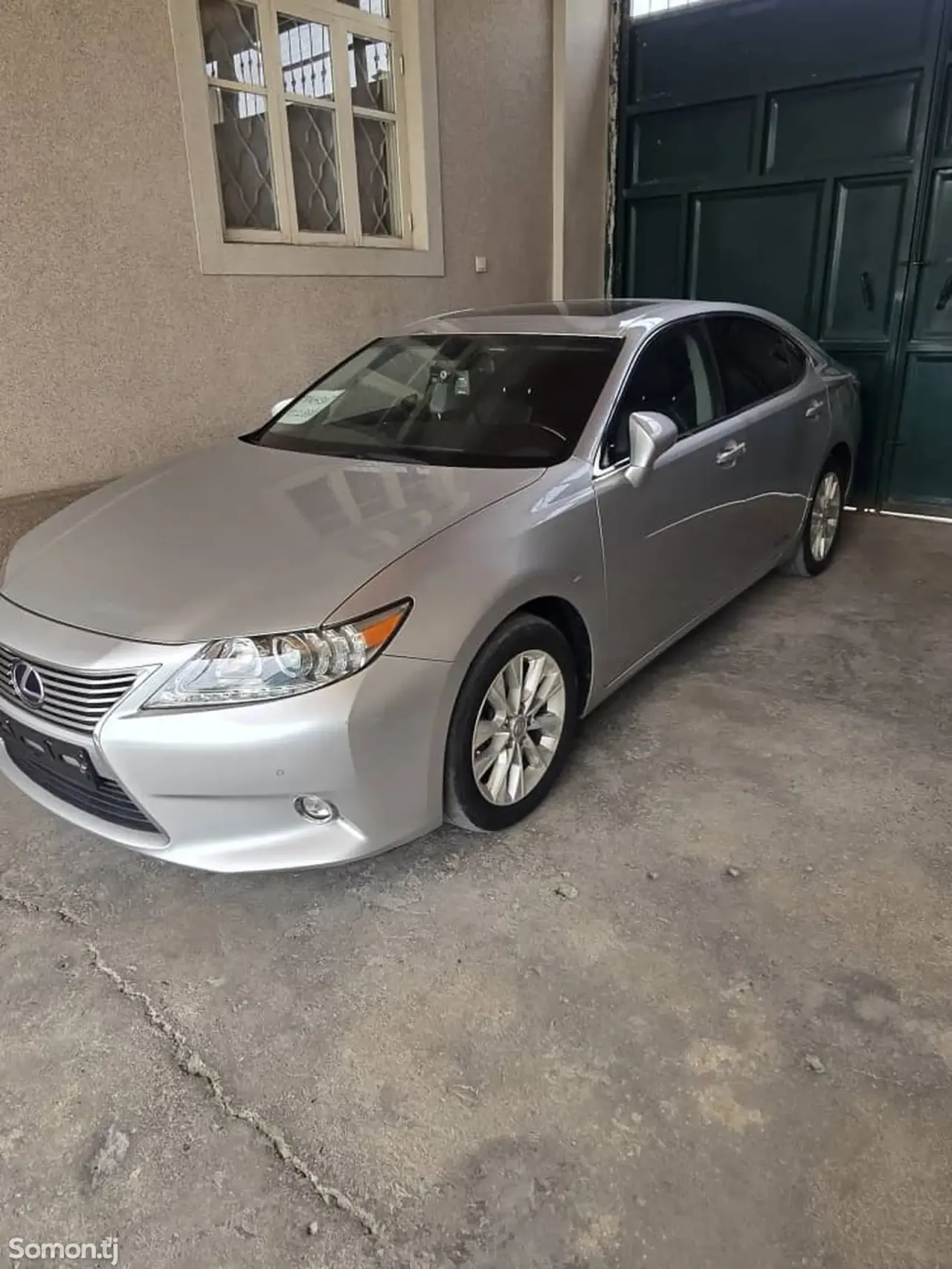Lexus ES series 2015 · 2.5 AT
