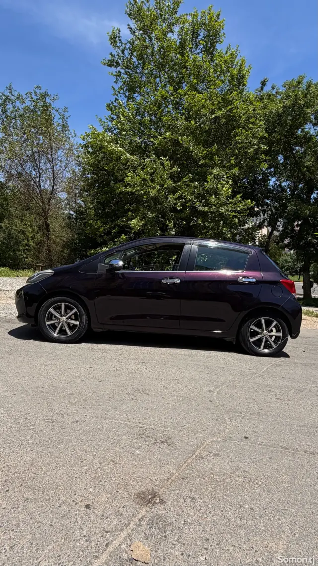 Toyota Vitz 2014 · AT