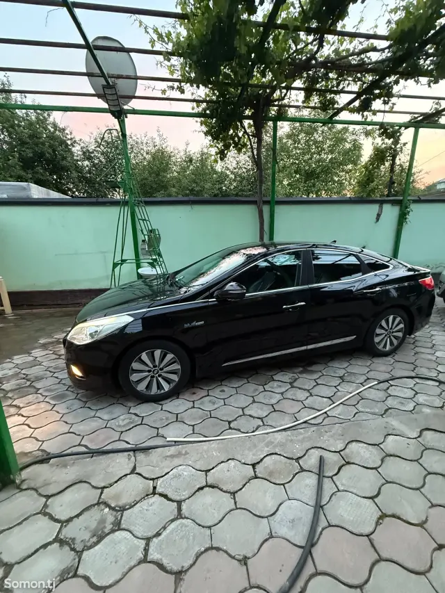 Hyundai Grandeur 2014 · 2.4 AT