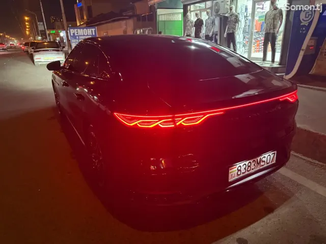 BYD Han 2025 · AT