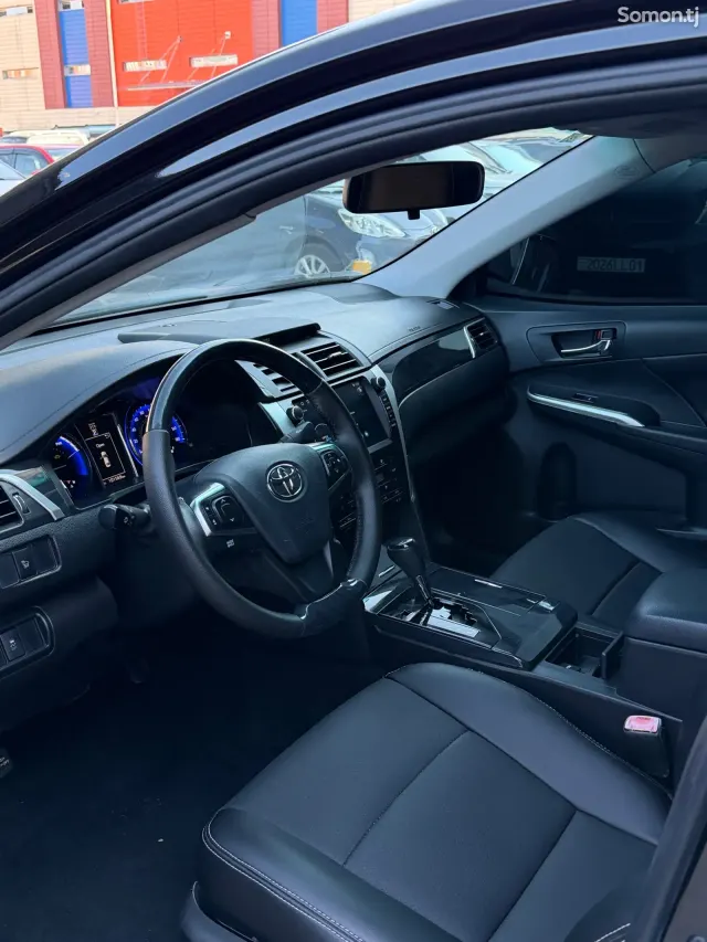 Toyota Camry 2016 · 2.5 AT