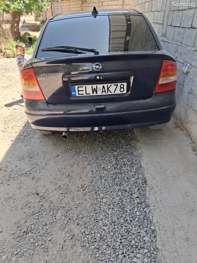 Opel Astra G 2001 · 1.6 MT