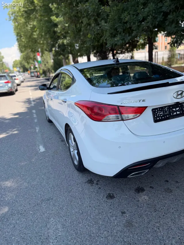 Hyundai Avante 2010 · 1.6 AT
