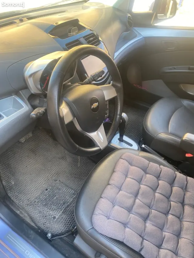 Chevrolet Spark 2015 · 1.3 AT