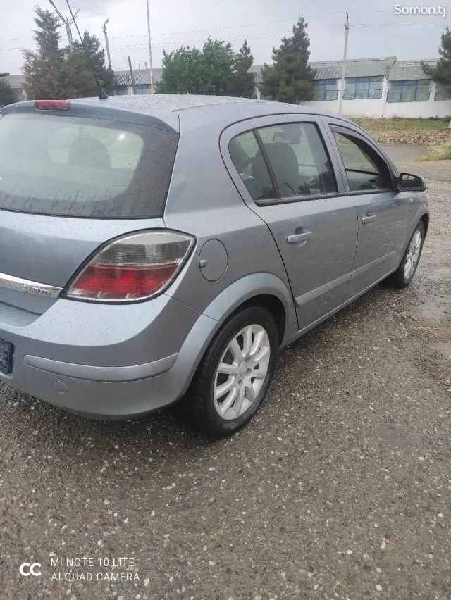 Opel Astra H 2007 · 1.7 MT