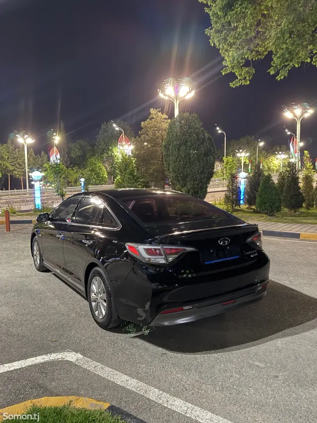Hyundai Sonata 2017 · 2.0 AT