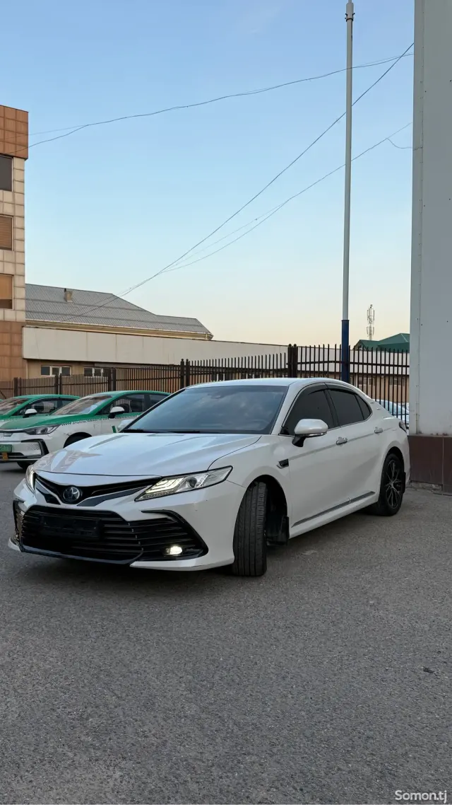 Toyota Camry 2018 · 2.5 AT