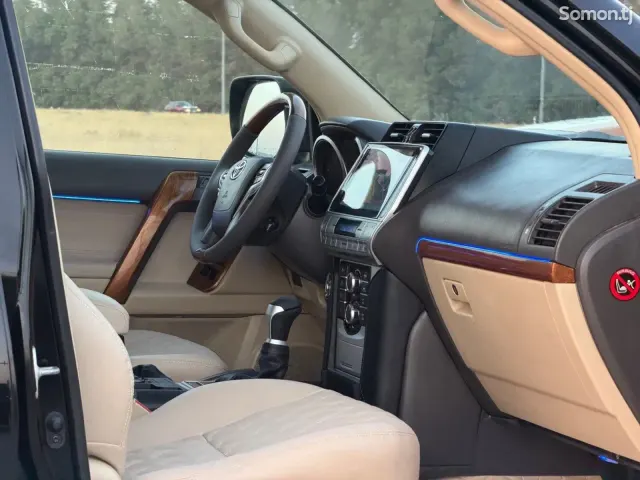 Toyota Land Cruiser Prado 2014 · 4.0 AT