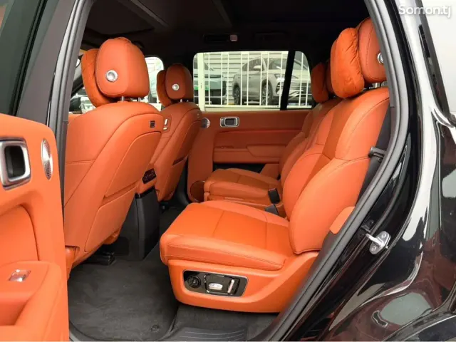 Li Auto (Lixiang) L9 2025 · AT