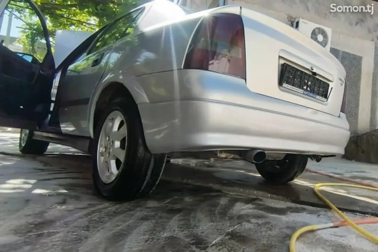 Opel Astra G 1999 · 1.6 AT