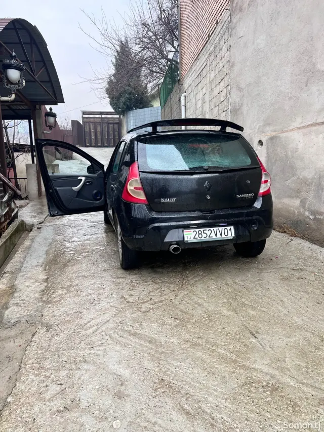 Renault Sandero 2012 · 1.3 MT