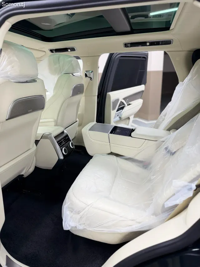 Land Rover Vogue 2024 · 4.4 AT