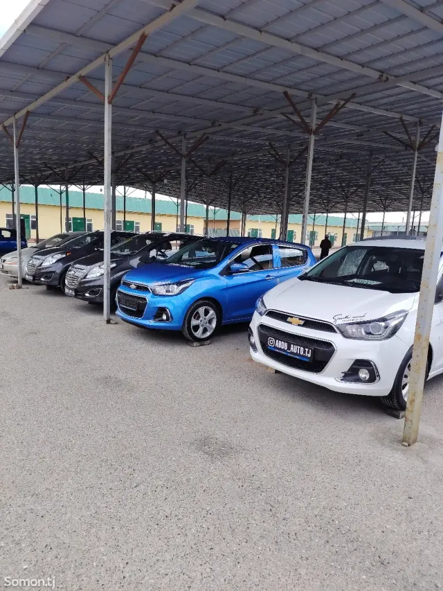 Chevrolet Spark 2015 · 1.0 AT