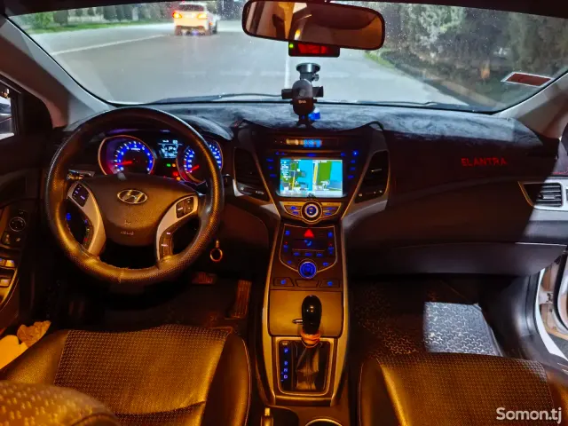 Hyundai Avante 2014 · 1.6 AT