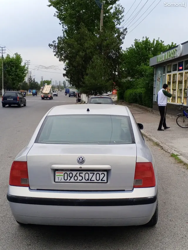 Volkswagen Passat 1997 · 1.6 MT