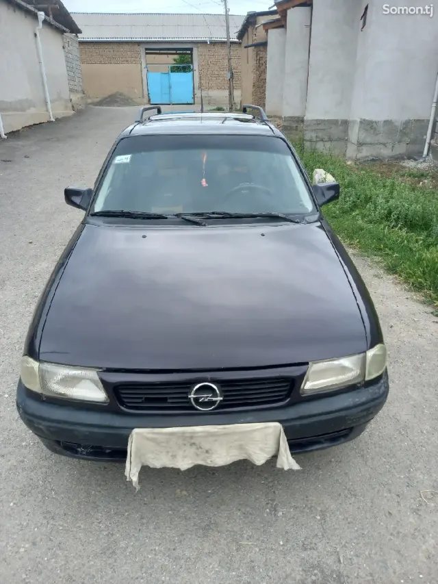 Opel Astra F 1994 · 1.6 MT