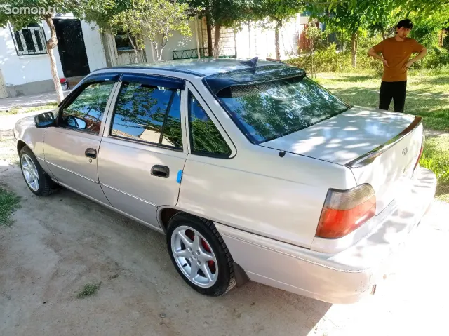 Daewoo Nexia 1994 · 1.6 MT