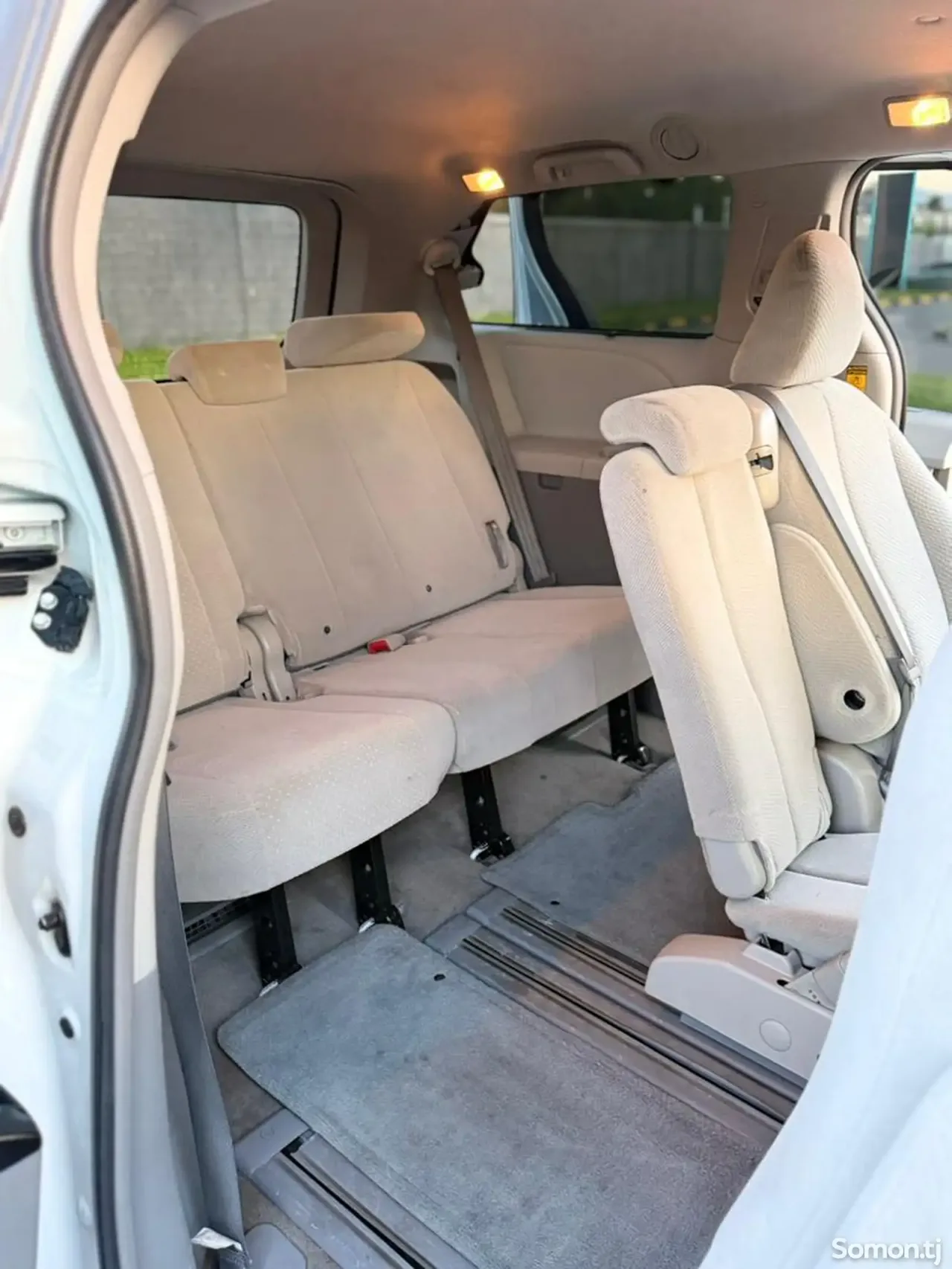 Toyota Sienna 2014 · 3.5 AT