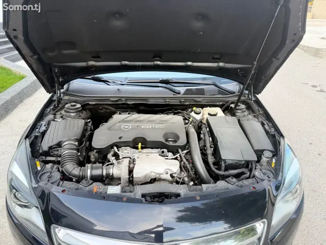 Opel Insignia 2015 · 2.2 MT