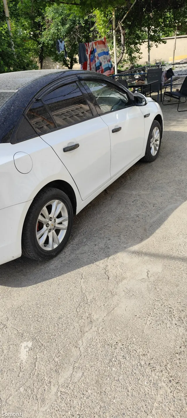 Chevrolet Cruze 2010 · 1.8 AT
