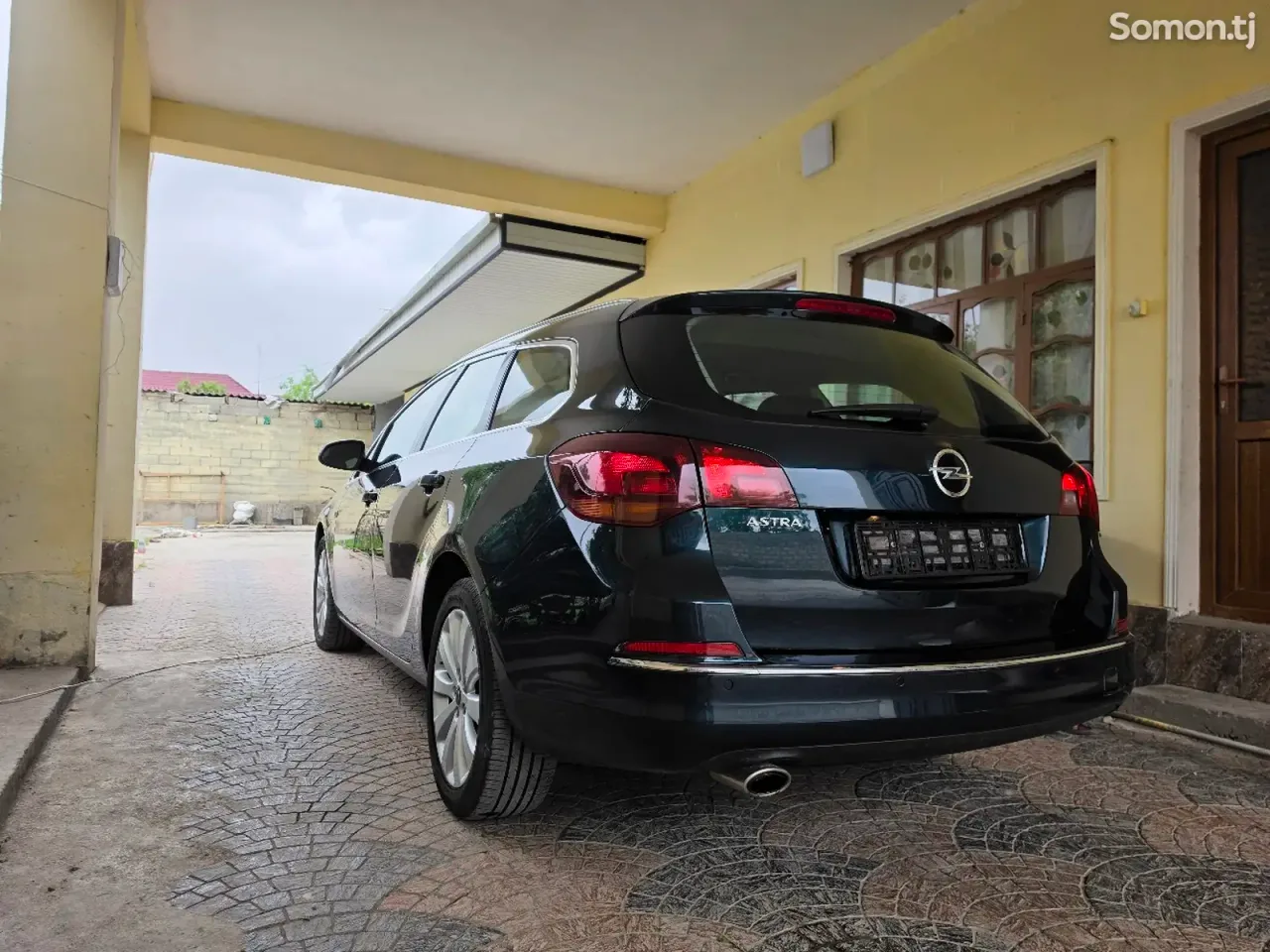 Opel Astra J 2016 · 1.4 MT