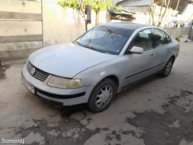 Volkswagen Passat 2000 · 2.0 MT