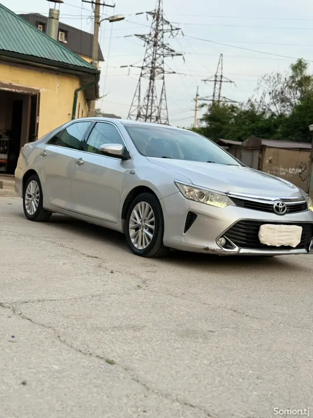 Toyota Camry 2016 · 2.5 AT