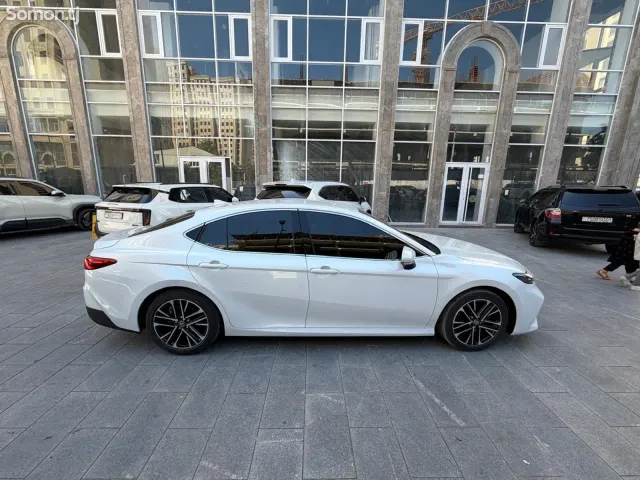 Toyota Camry 2025 · 2.5 AT