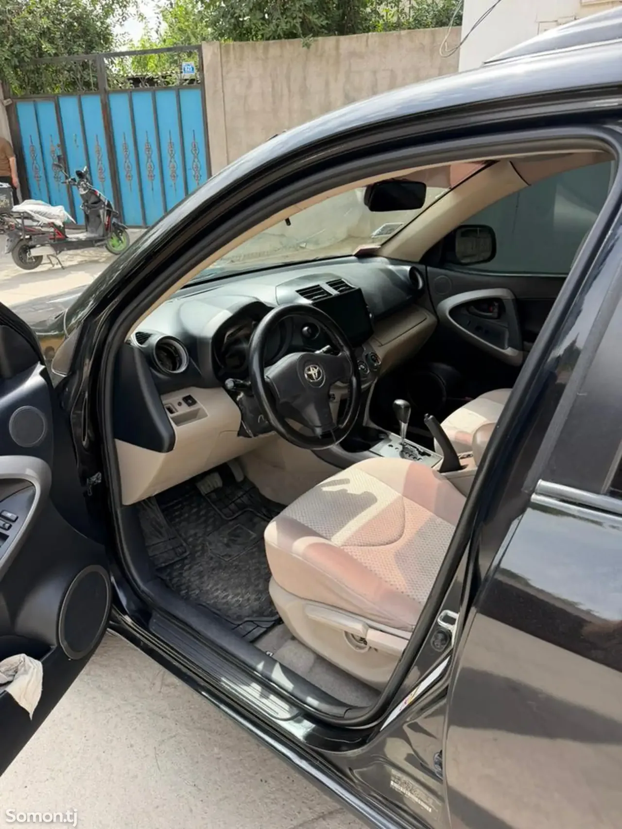 Toyota RAV 4 2008 · 2.4 AT